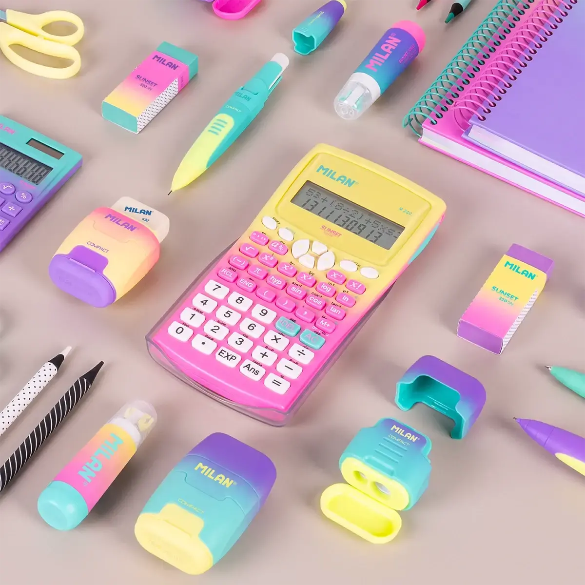 Calcolatrice Scientifica 240 Funzioni Sunset Collection – Color Sfumato Rosa, Giallo, Lilla, Design Geometrico - 2